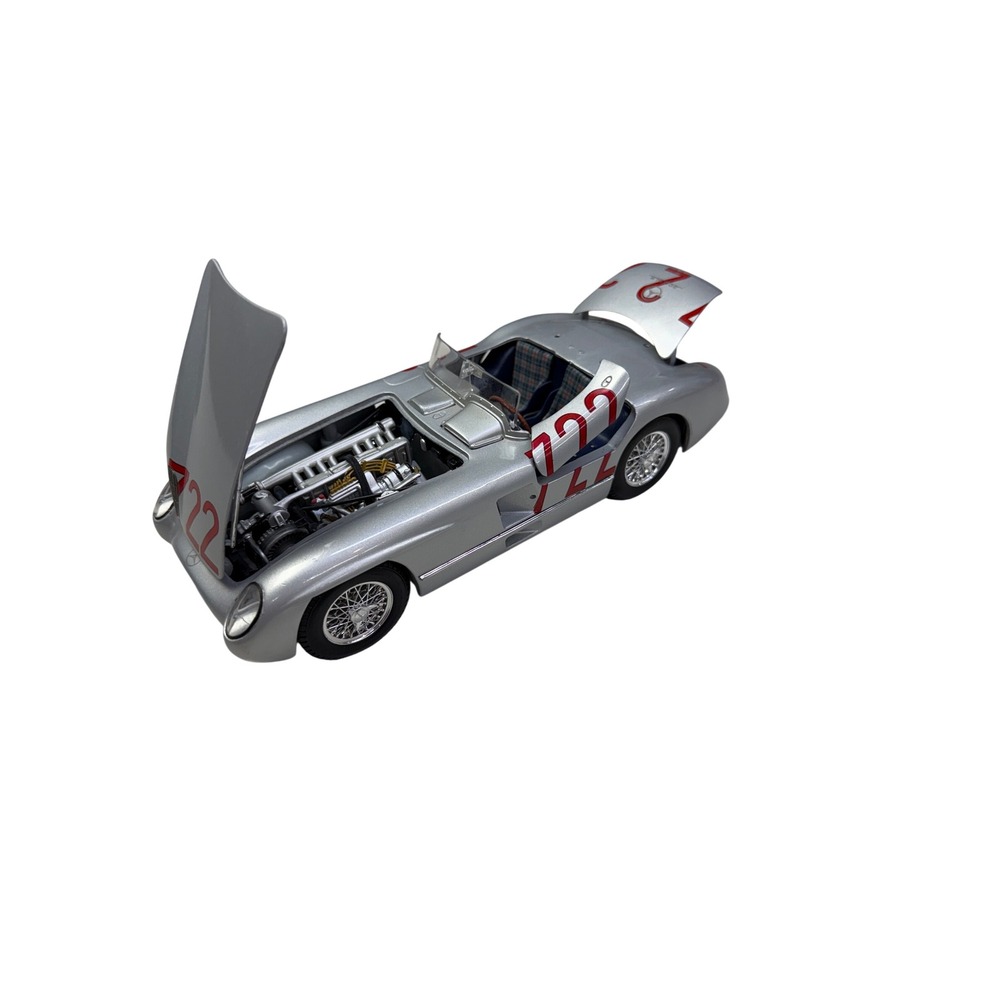 Maisto Mercedes-Benz 300 SLR #722 Stirling Moss 1:18 Diecast Model Silver Car - Picture 6 of 11